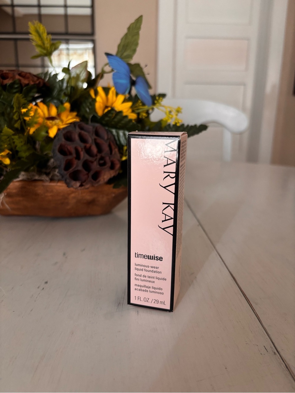 Mary Kay TimeWise Luminous-Wear Liquid Foundation - Beige 3